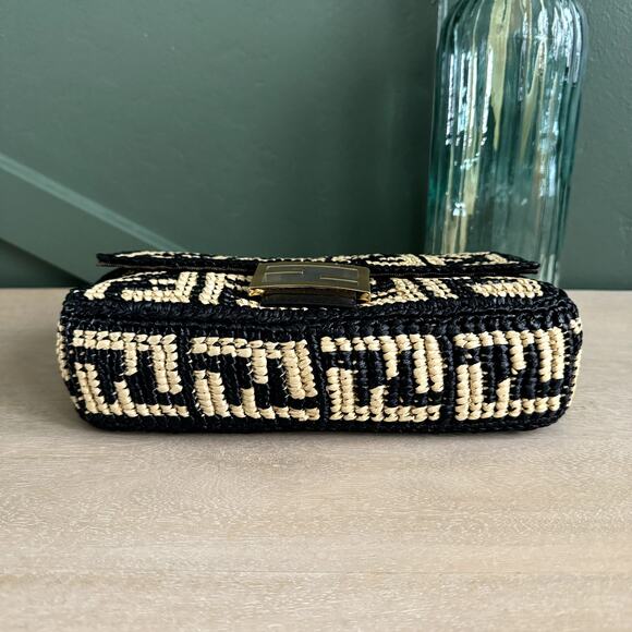 NEW Fendi Raffia Vitello Grace FF Crochet Baguette Natural Black Crossbody Bag - Picture 4 of 14